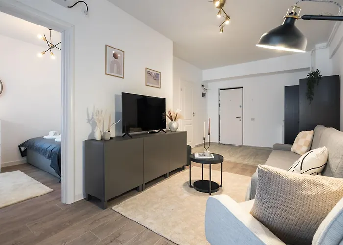 1008 Apartment *